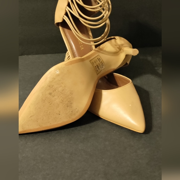 Shoes - Picture 4 of 4